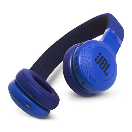 Фото Беспроводные Bluetooth наушники JBL E45BT (Синие) Фото Беспроводные Bluetooth наушники JBL E45BT (Синие)